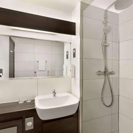 Ramada Bristol West 4* Easton in Gordano