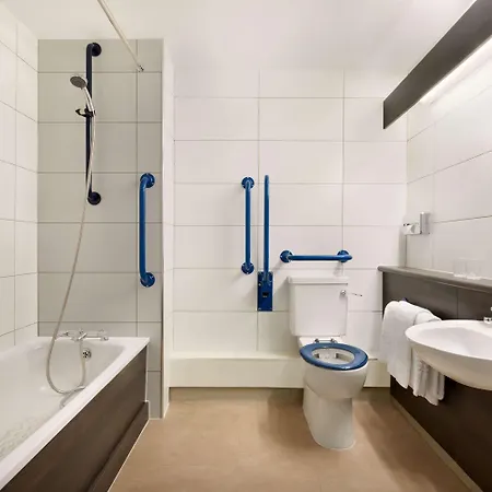Ramada Bristol West 4*