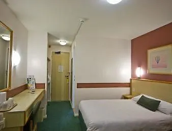 Ramada Bristol West 4*