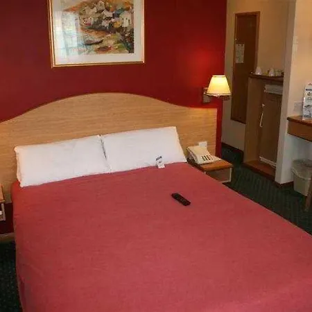 Ramada Bristol West Hotel 4*
