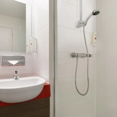 Ramada Bristol West Hotel 4*